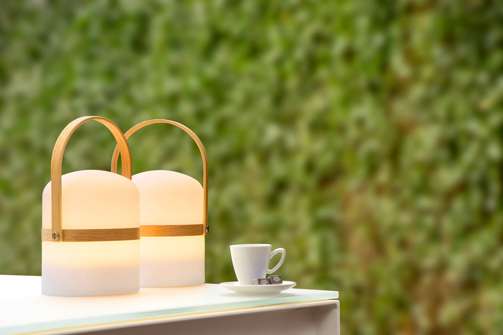 Lampada da tavolo a LED ricaricabile Lucide JOE IP44 Bianca, 3W dim to warm 2800K-3200K, ricarica USB, uso interno ed esterno