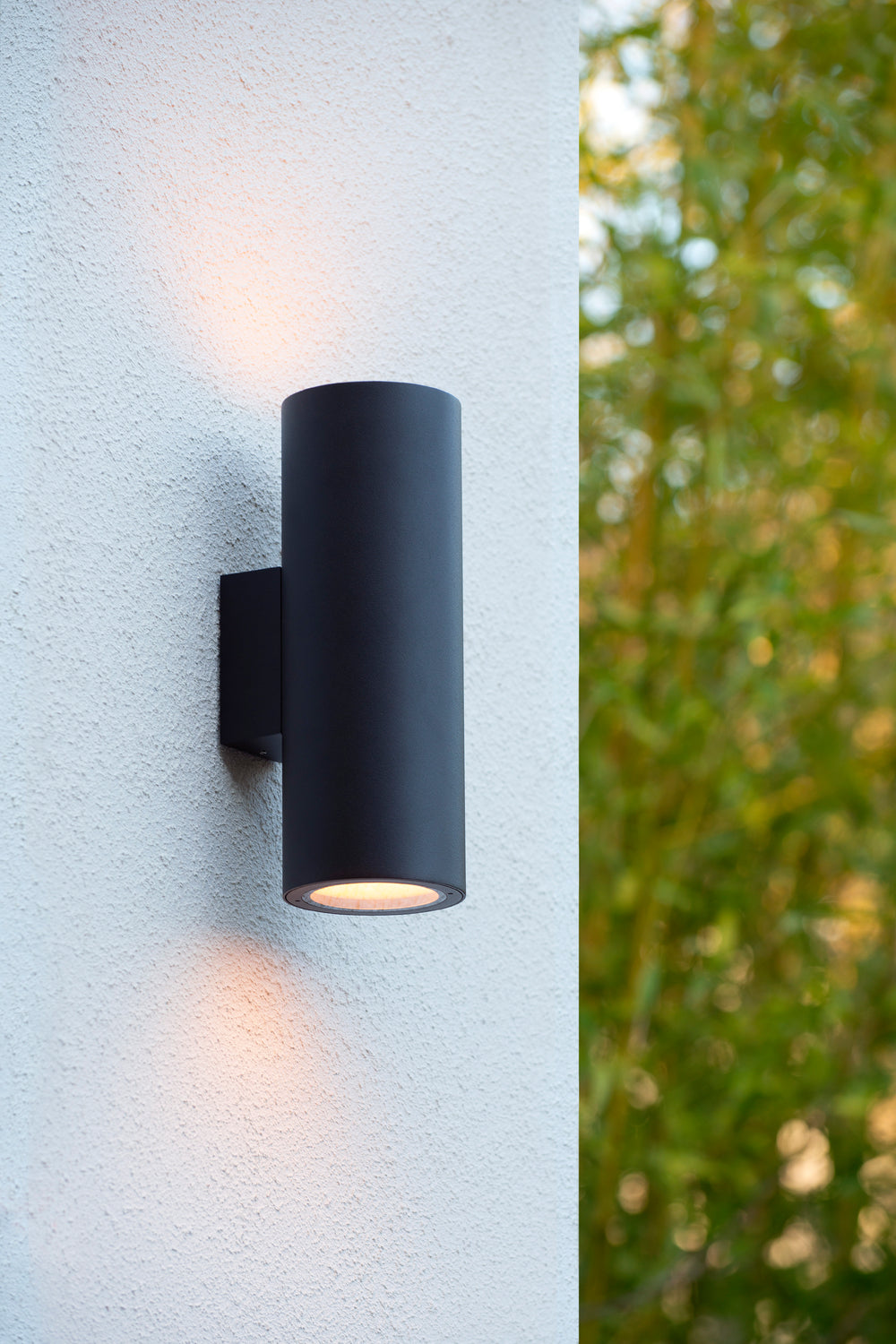 Lucide VOLANTIS Sort udendørs væglampe, 2xE27, IP54, uplight & downlight, moderne aluminiums-cylinder