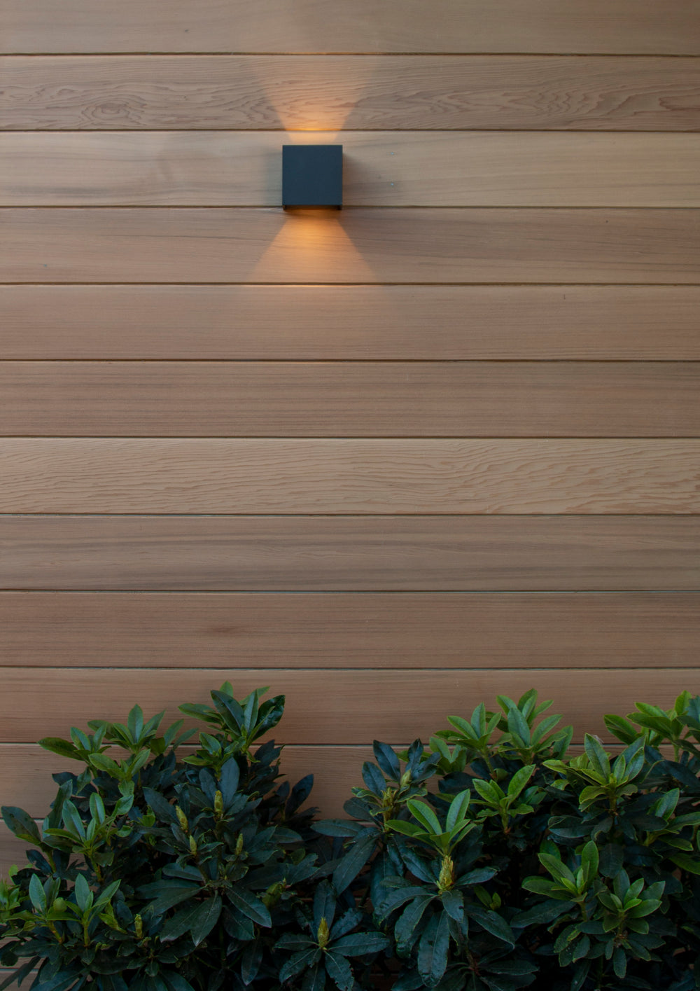 Lucide AXI LED vägglampa, 2x7W 2700K, IP54, justerbar ljusvinkel, svart aluminium, modern badrumsbelysning