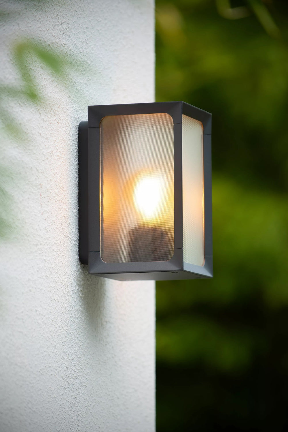 Lucide LED buitenmuurlamp kooi met E27 fitting en IP44 classificatie