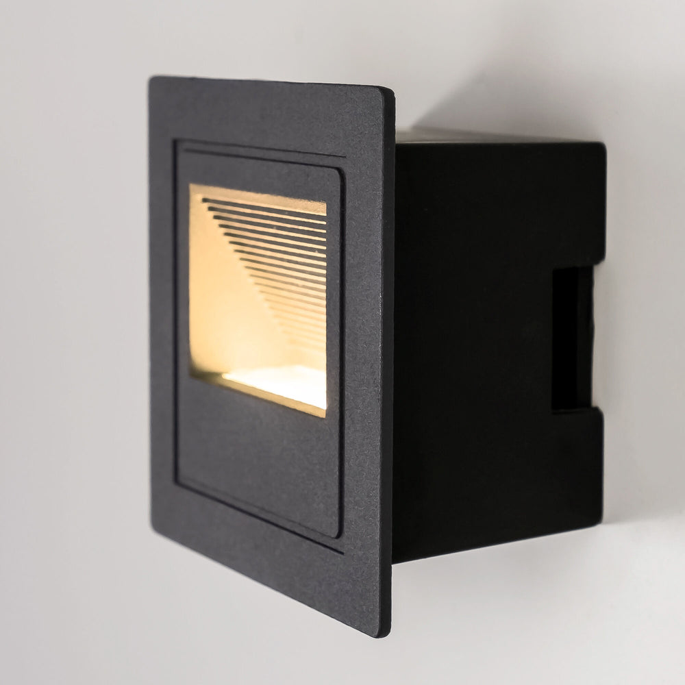 Luz LED para escaleras Modee, 5W 390 lúmenes, 4000K Blanco Neutro, IP65, diseño compacto de 84x50x84mm