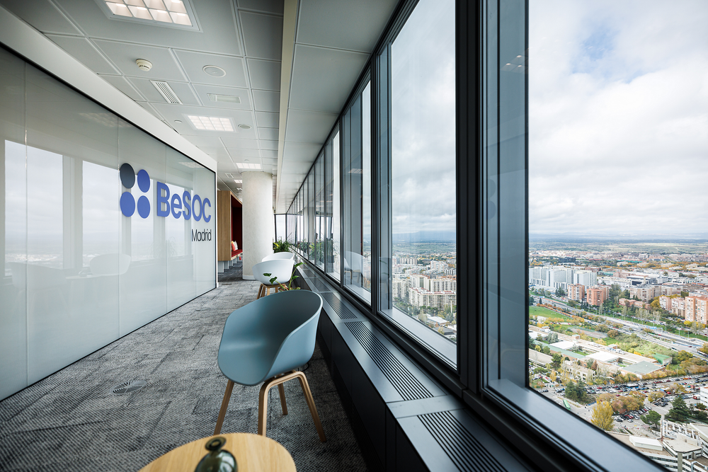 Philips PowerBalance gen2 recessed LED panel light, 24W 4000K 3400 lumens, DALI dimmable, White 1197x297mm